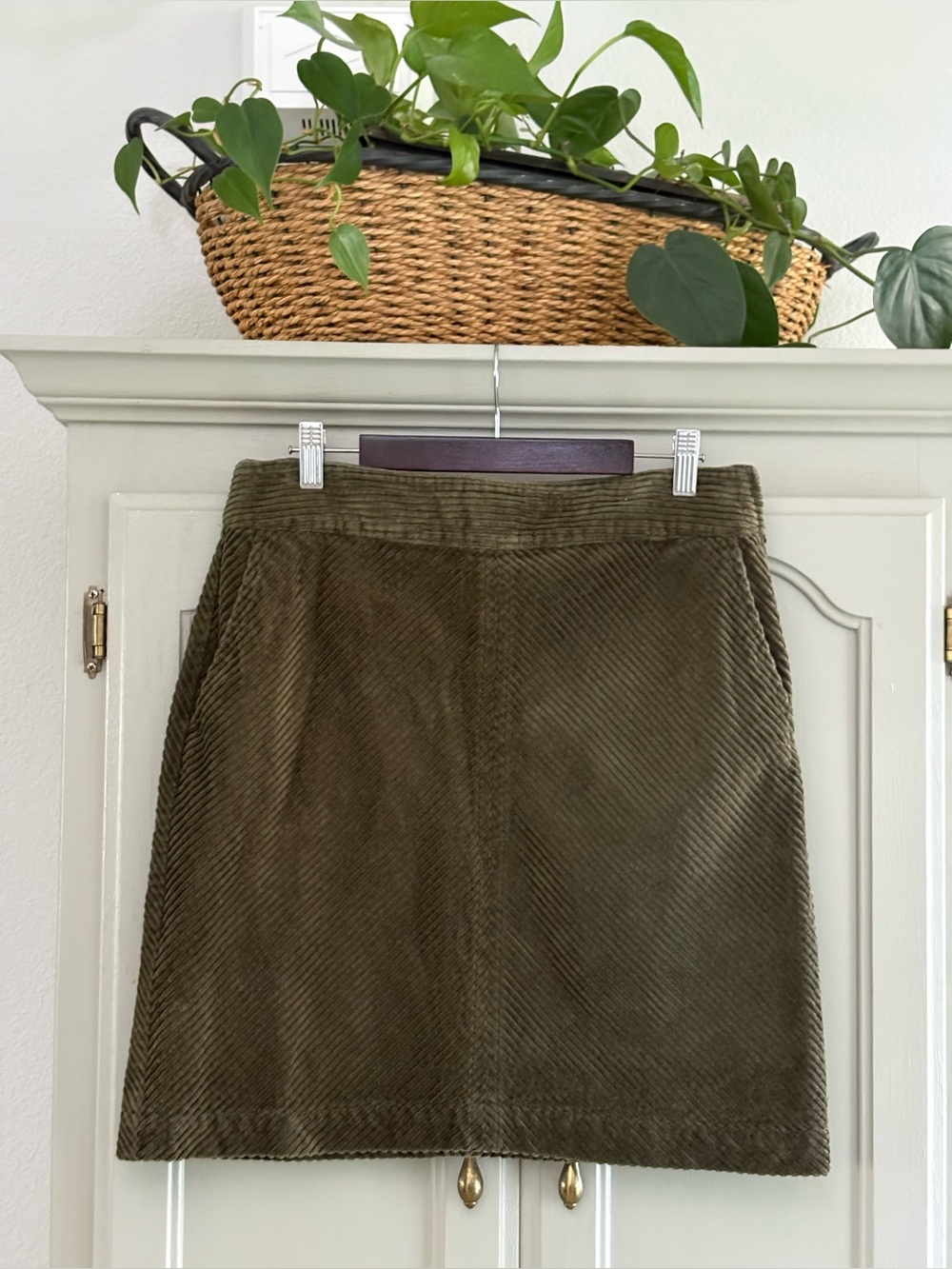 TALBOT’S Wide Wale Corduroy A- Line Mini Skirt | Olive Green | Size 6 Petite